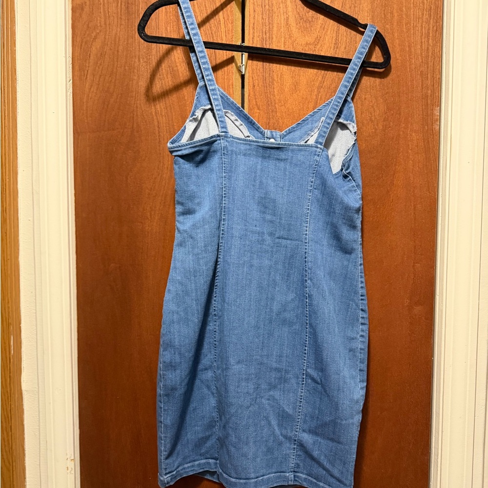Women's Denim Button-Down Dress - Picture 3 of 4